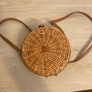 Straw circle cross body purse